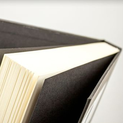 Livre d'art,<br />
couverture rigide